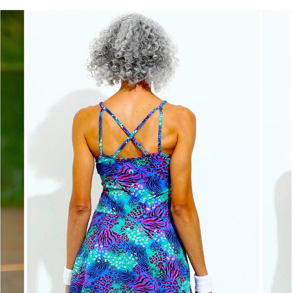 Dona Jo Breathe tennis dress (sila pattern). Medium